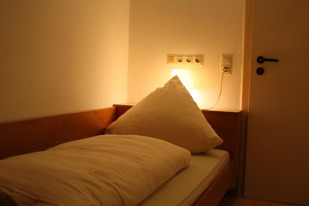Hotel Funk Bietigheim-Bissingen Quarto foto