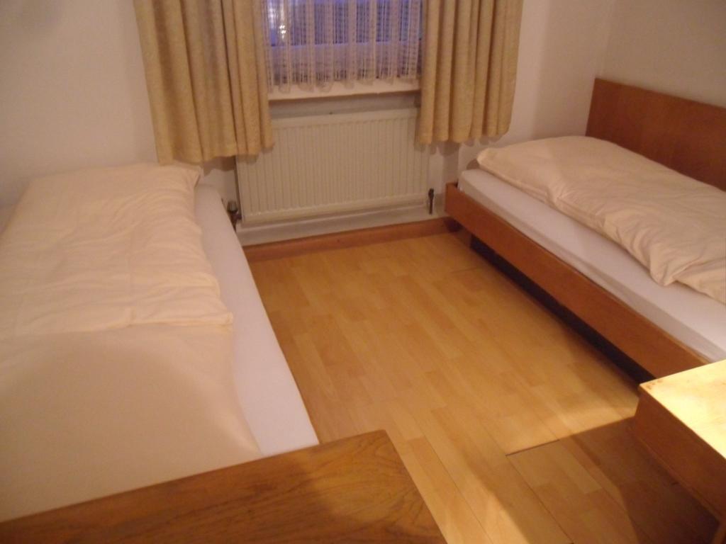 Hotel Funk Bietigheim-Bissingen Quarto foto